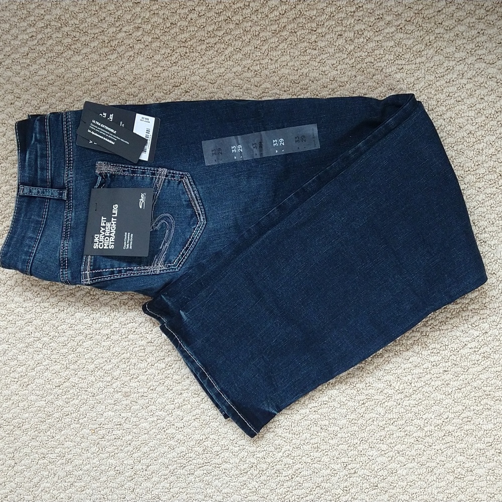 NWT Silver Suki Straight Leg Jeans 33x29
